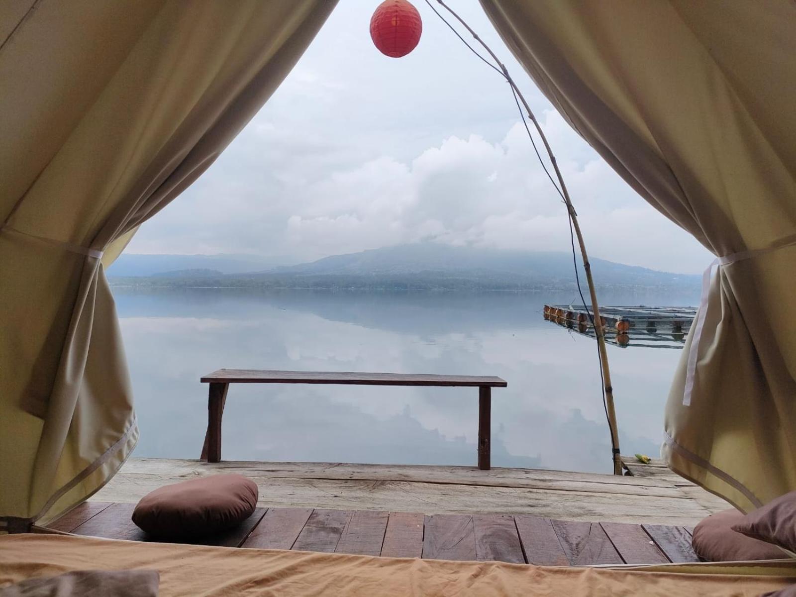 Emayan Glamping Kubupenlokan Εξωτερικό φωτογραφία