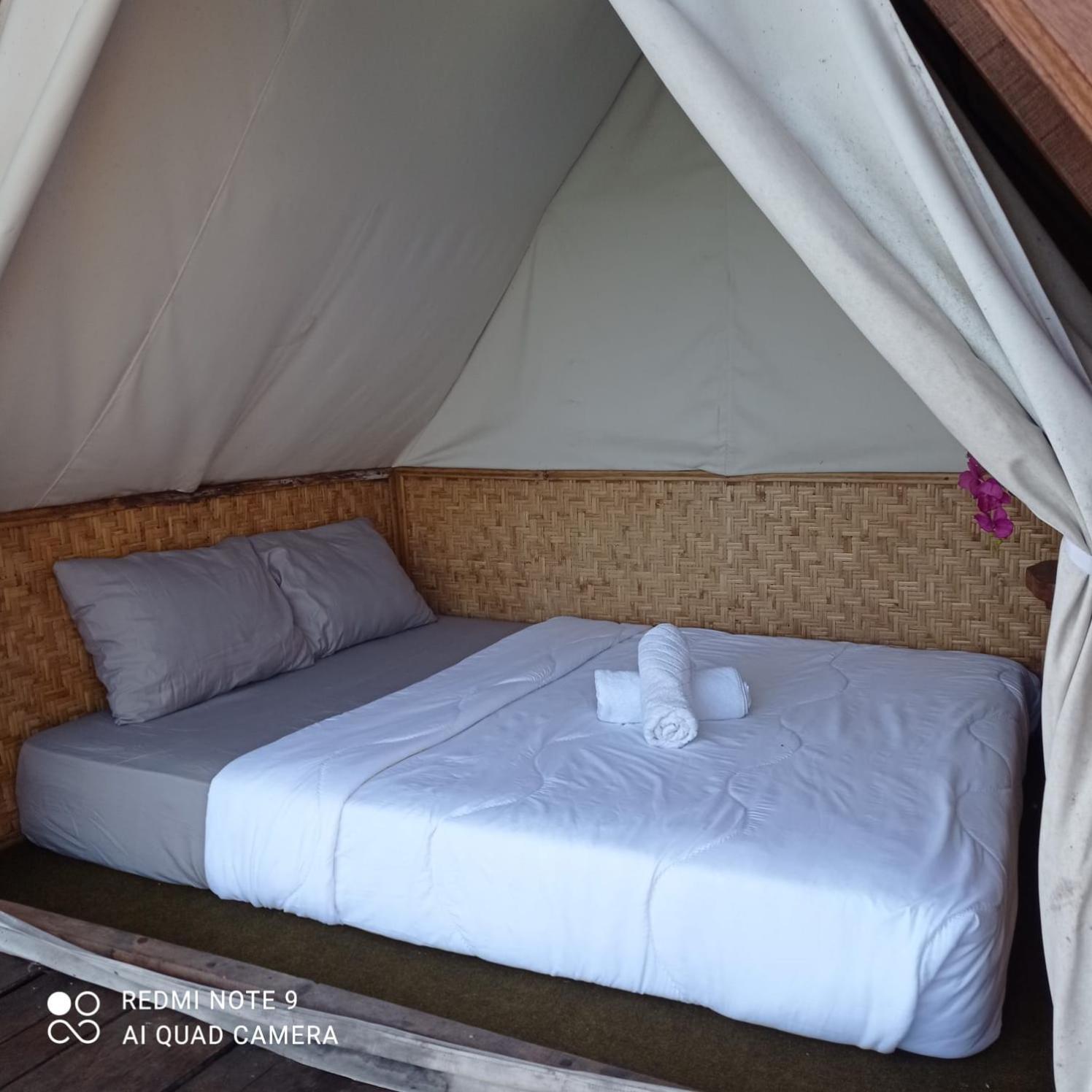 Emayan Glamping Kubupenlokan Εξωτερικό φωτογραφία