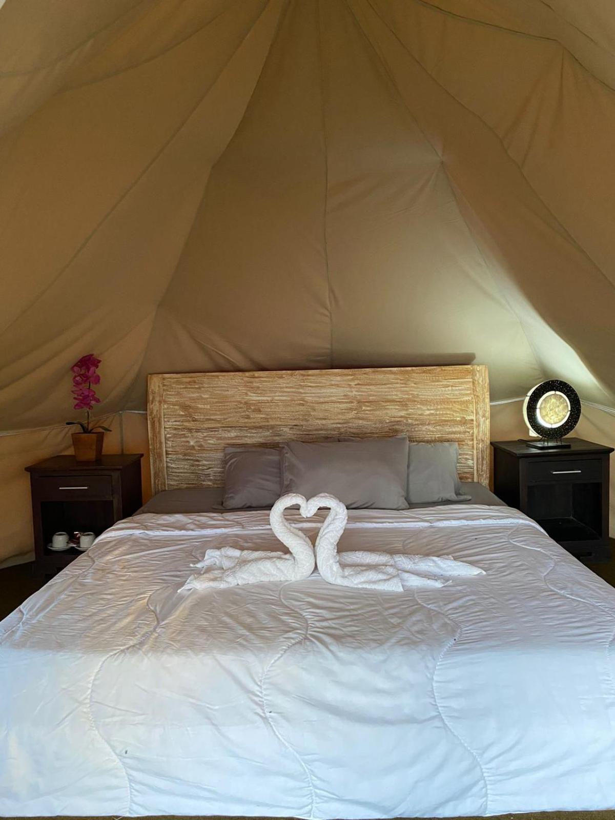 Emayan Glamping Kubupenlokan Εξωτερικό φωτογραφία